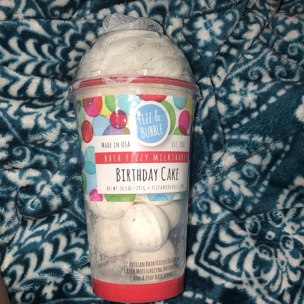 Mini Bath bombs and pouf bath sponge